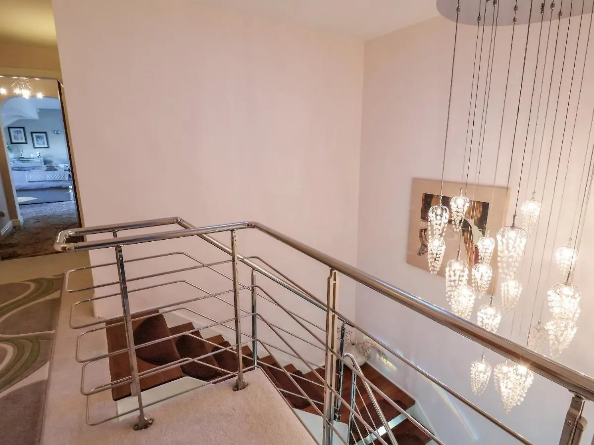 Solway Villa Chester Holiday home